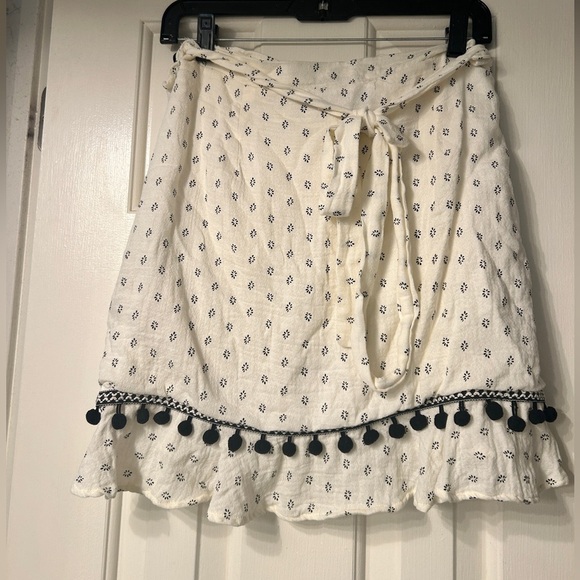 MINK PINK COMMON GROUND WRAP SKIRT SIZE M- SOLD OUT ON REVOLVE - Picture 7 of 9